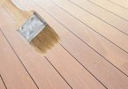 Skipsplanker med lakkert overflate